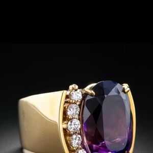 Elegant Gold and Purple Gemstone Ring
